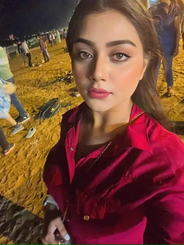Escort Tanzila