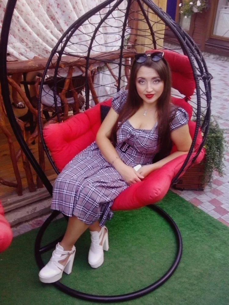 Escort Nives