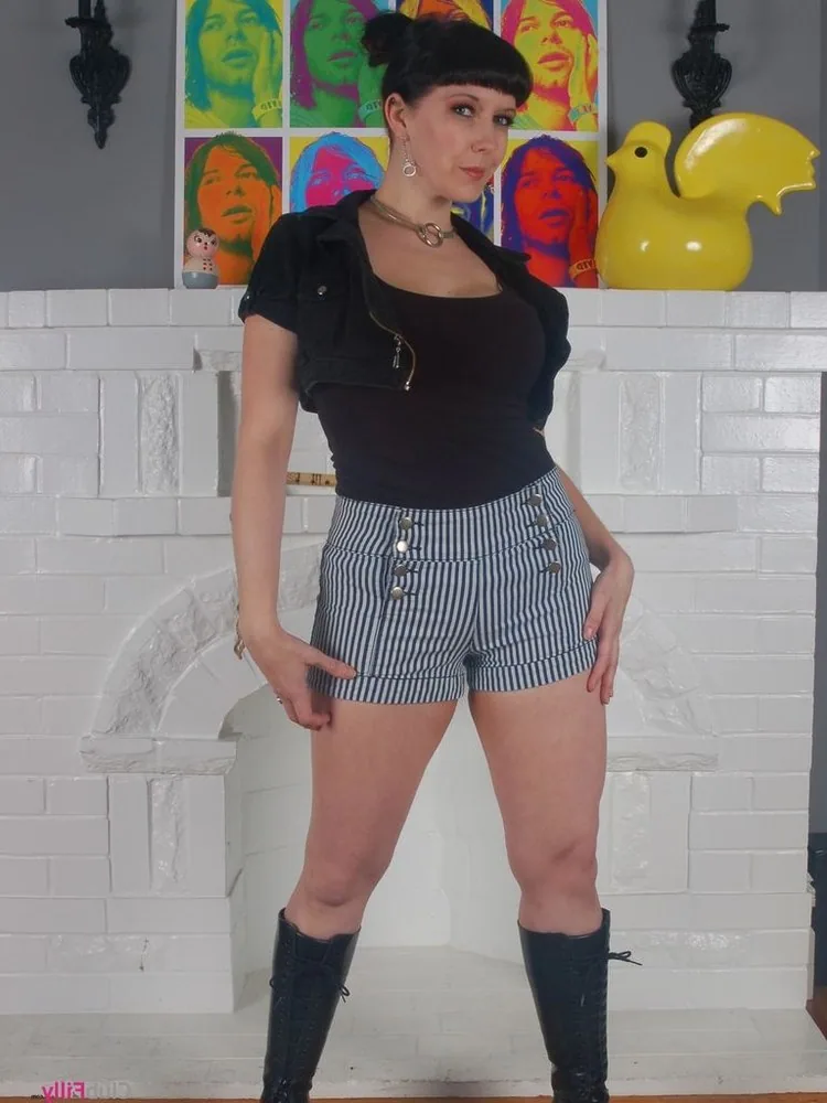 Escort Thitti