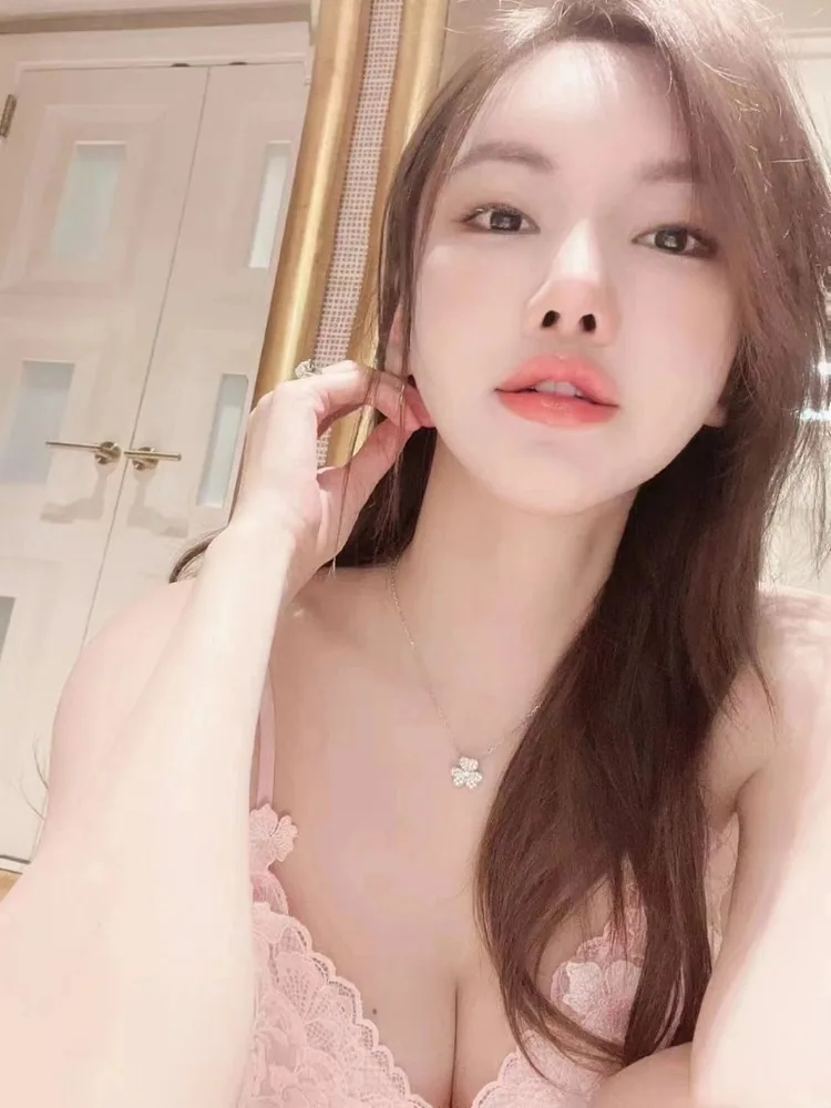 Escort Auxanne