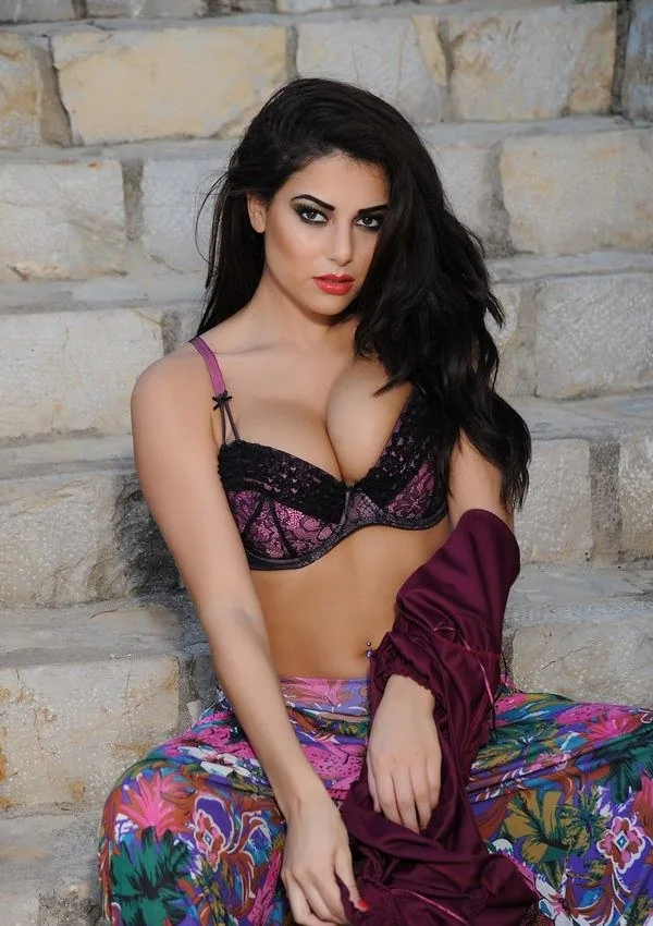 Escort Rouhieh