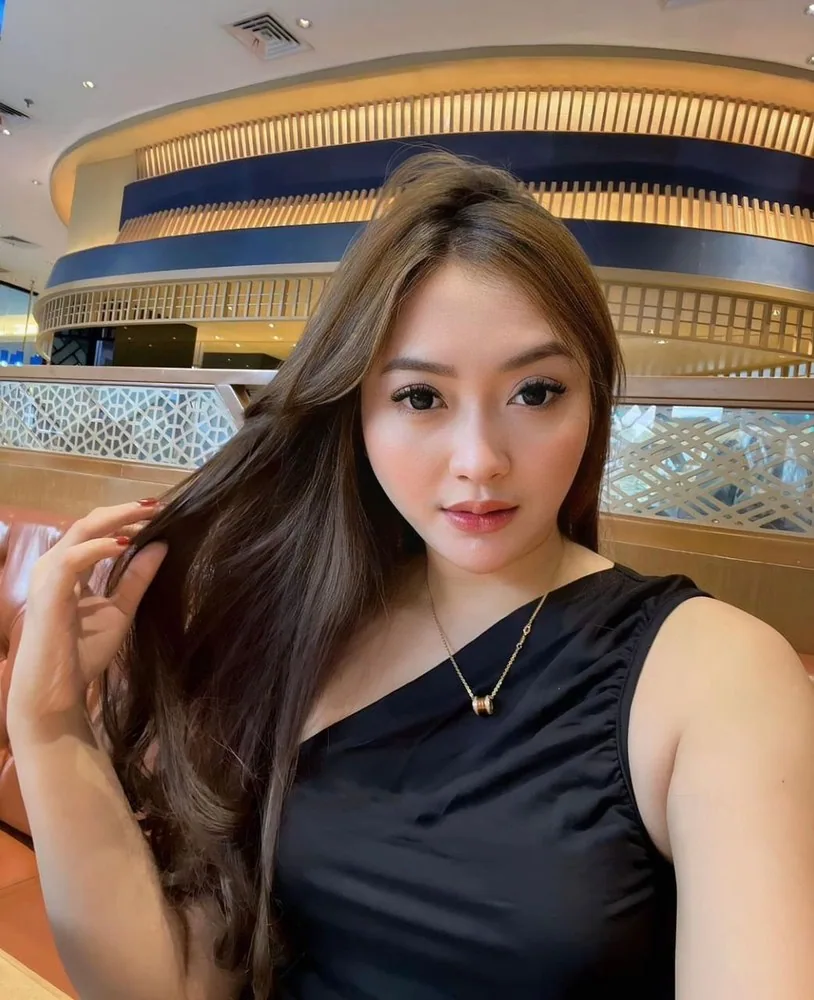 Escort Tomiri